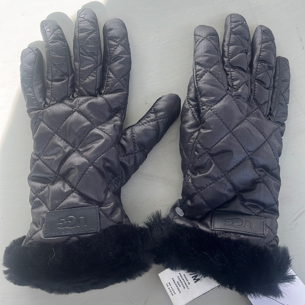 Authentic UGG Quited Touch Screen Compatible Women Gloves - Black Size Medium